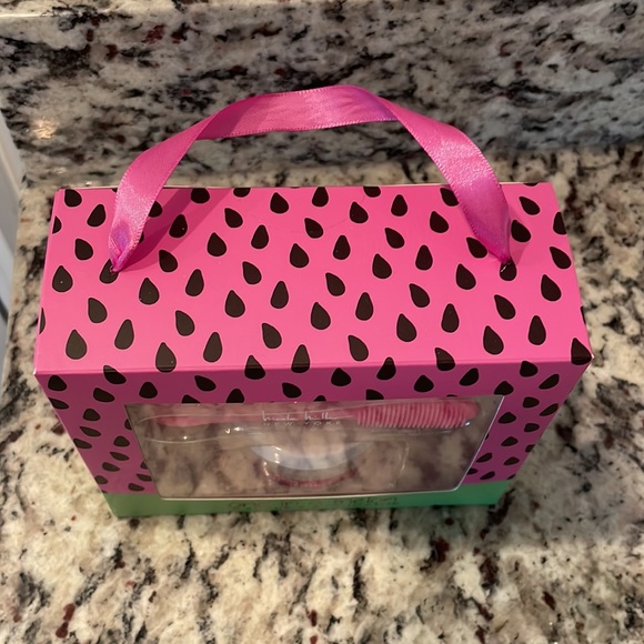 Nicole Miller lip scrub & applicator - Picture 5 of 5